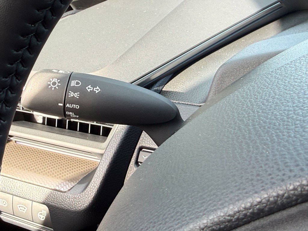 New 2027 Toyota Prius Limited w/ Limited Premium Package FWD image 16