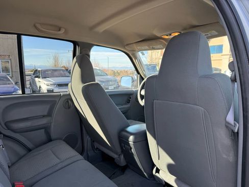 Used 2005 Jeep Liberty Renegade w/ Trailer Tow Group image 24