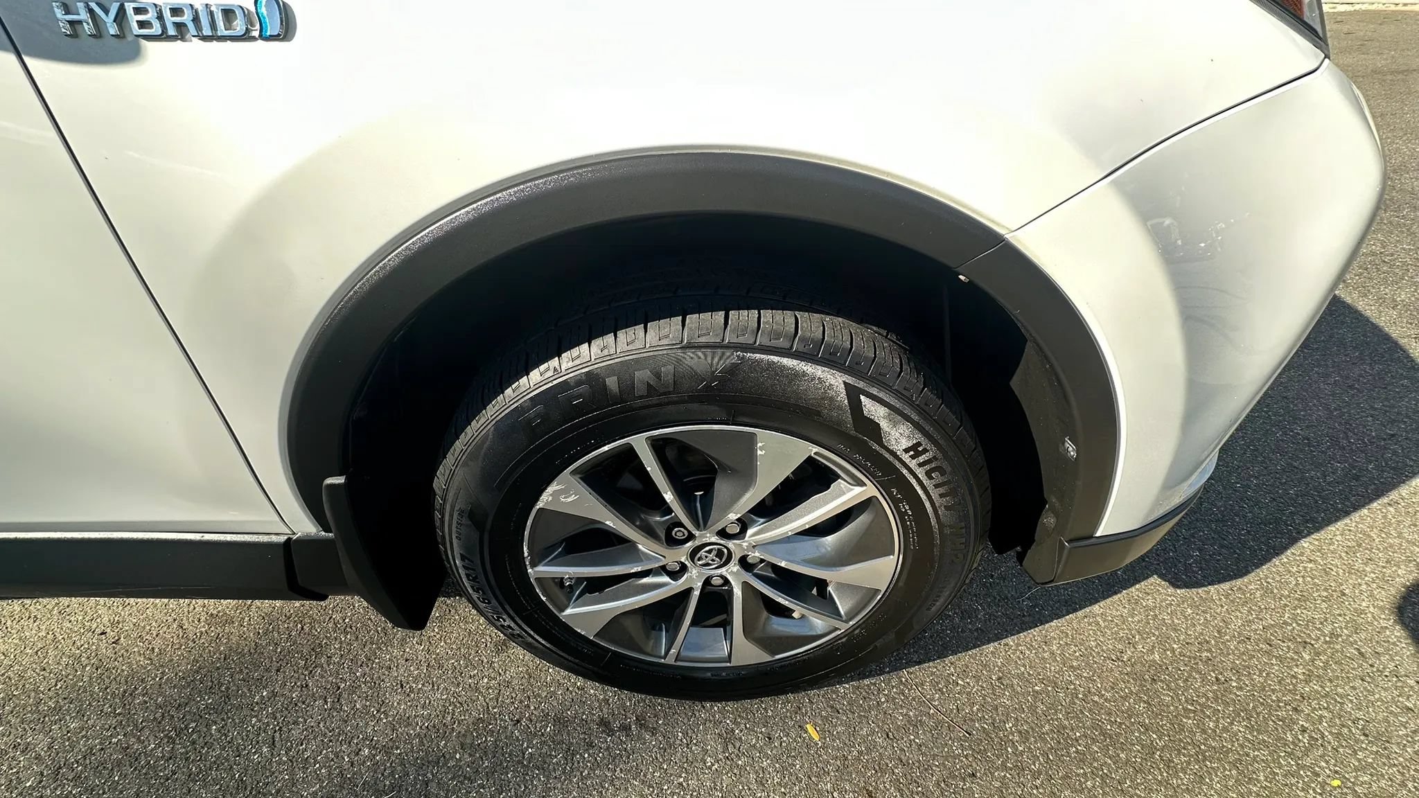 Used 2016 Toyota RAV4 XLE AWD/4WD image 12