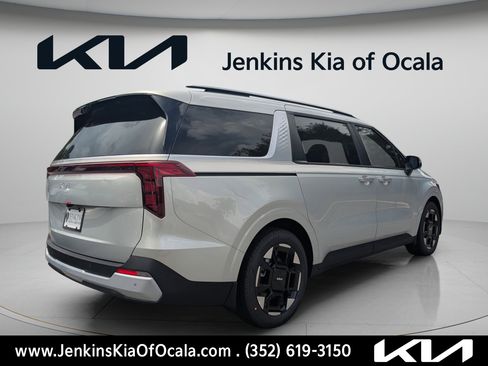 New 2026 Kia Carnival EX FWD image 3