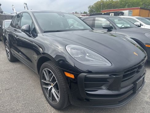 Certified 2026 Porsche Macan AWD/4WD image 1