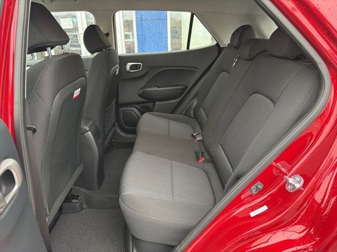 Certified 2025 Hyundai Venue SE image 30