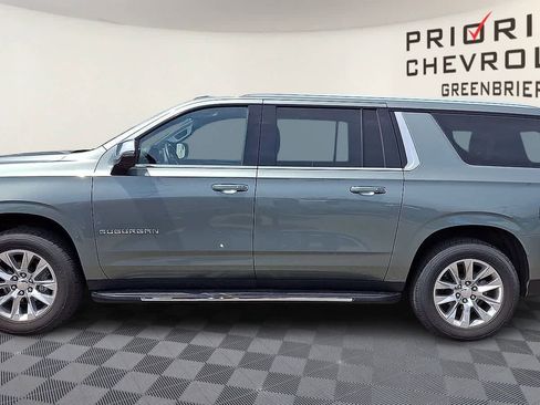 Used 2023 Chevrolet Suburban Premier RWD image 5