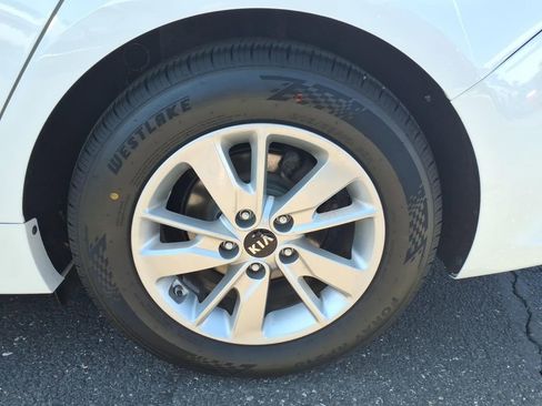 Used 2016 Kia Optima LX w/ LX Convenience Package image 16