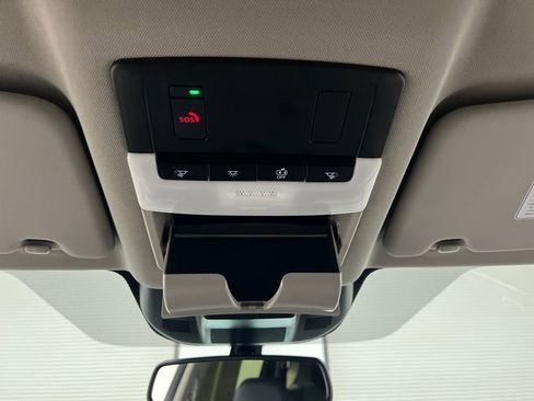 Used 2025 Nissan Rogue SL FWD image 60