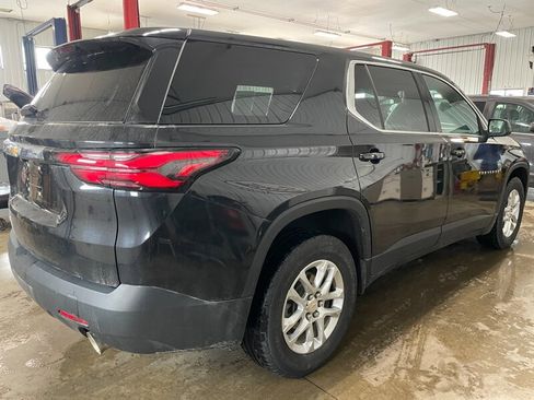 Used 2022 Chevrolet Traverse LS image 7