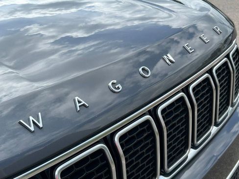 Used 2024 Jeep Wagoneer Series III AWD/4WD image 44