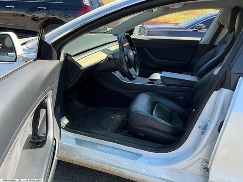 Used 2019 Tesla Model 3 Mid Range RWD image 7