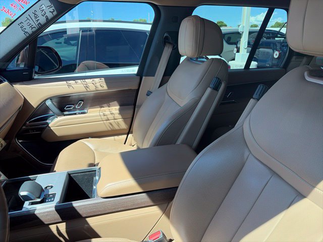 Used 2025 Land Rover Range Rover SE AWD/4WD image 5