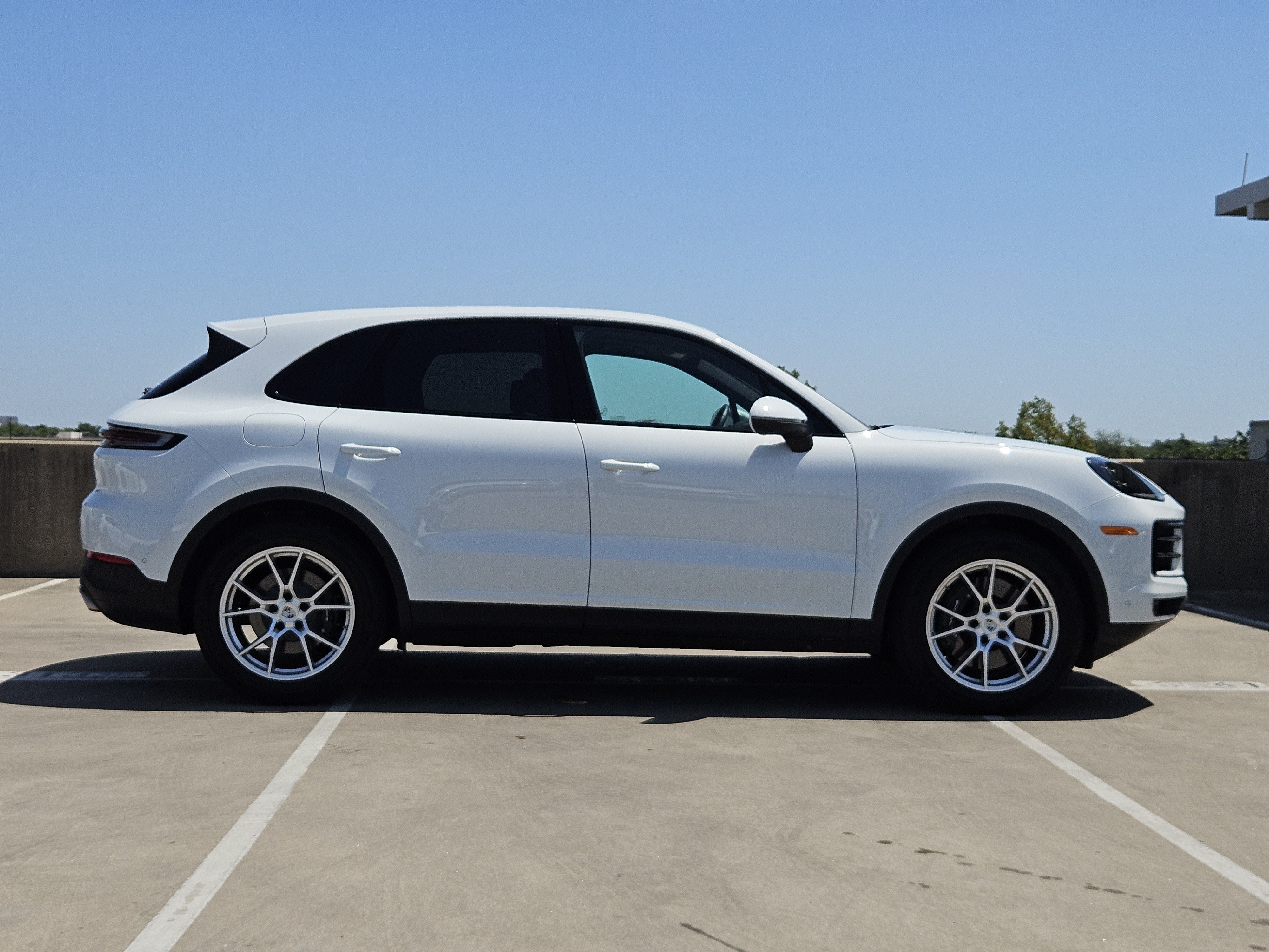 Certified 2026 Porsche Cayenne AWD/4WD image 9