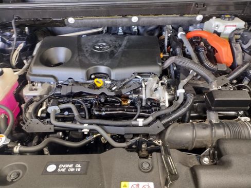 Used 2019 Toyota RAV4 XLE w/ Convenience Package AWD/4WD image 9