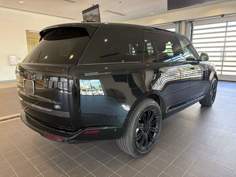 Used 2026 Land Rover Range Rover Long Wheelbase SE AWD/4WD image 5