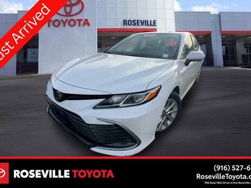 Used 2023 Toyota Camry LE image 1