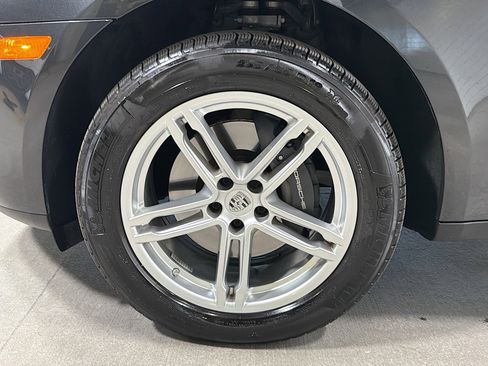 Used 2025 Porsche Macan image 42