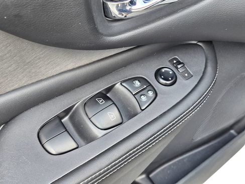 Used 2023 Nissan Murano SV FWD image 42