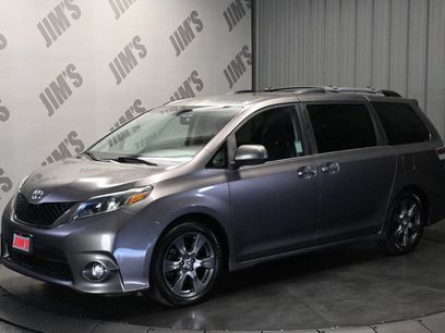 Used 2017 Toyota Sienna SE