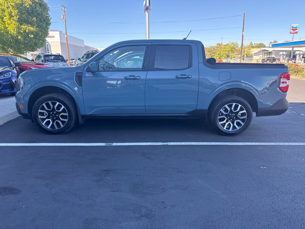 Used 2022 Ford Maverick Lariat FWD image 2