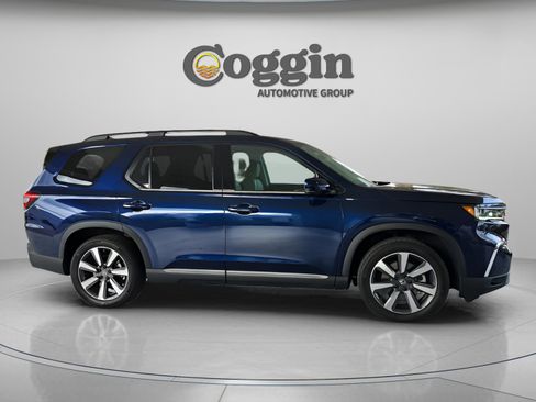 Used 2025 Honda Pilot Touring image 6