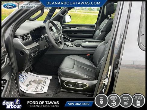 Used 2022 Jeep Wagoneer Series II w/ Premium Group I AWD/4WD image 2
