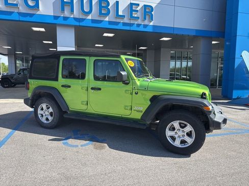 Used 2018 Jeep Wrangler Unlimited Sport S AWD/4WD image 32