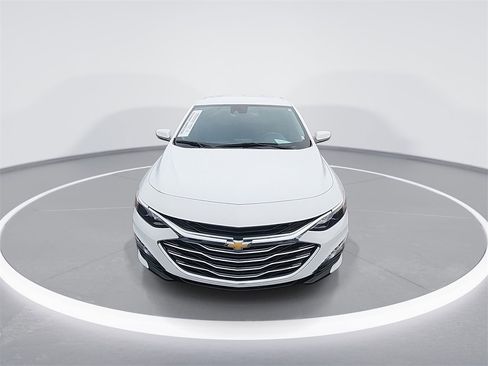 Used 2023 Chevrolet Malibu LT image 3