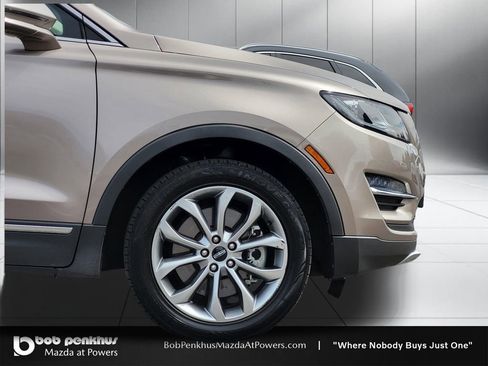 Used 2019 Lincoln MKC Select w/ Select Plus Package AWD/4WD image 29