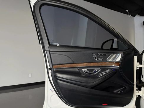 Used 2014 Mercedes-Benz S 550 Sedan image 26