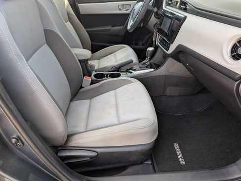 Used 2018 Toyota Corolla LE w/ Carpet Mat Package (TMS) FWD image 18