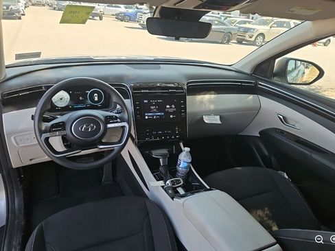 Used 2024 Hyundai Tucson SEL FWD image 11