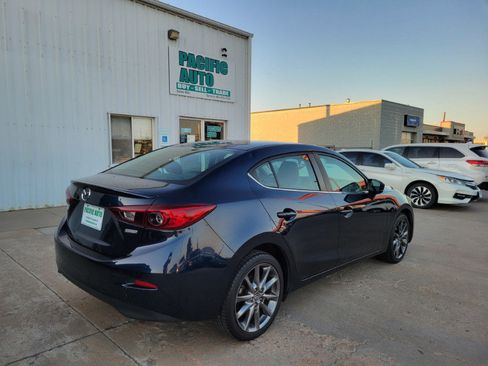 Used 2018 MAZDA MAZDA3 Touring FWD image 6