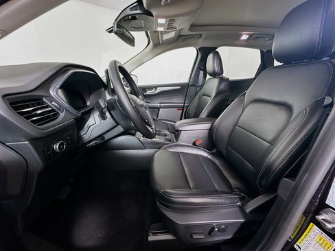 Used 2025 Ford Escape Platinum AWD/4WD image 13