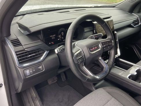 Used 2025 GMC Acadia Elevation FWD image 16
