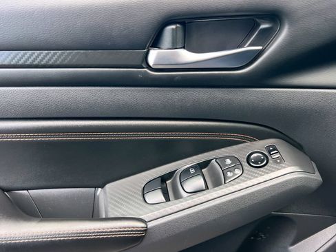 Used 2022 Nissan Altima 2.5 SR FWD image 14