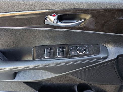 Used 2016 Kia Sorento LX image 12