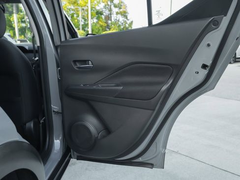 Used 2022 Nissan Kicks SV image 35