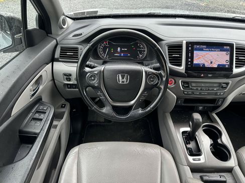 Used 2017 Honda Ridgeline RTL-T image 12