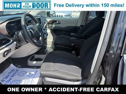 Used 2023 Chrysler Voyager LX FWD image 14