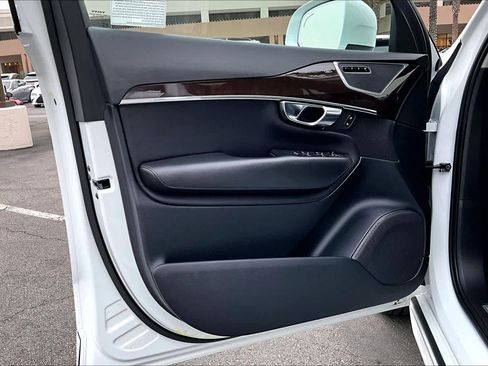 Used 2019 Volvo XC90 T5 Momentum image 20