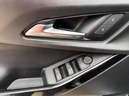 Used 2025 Chevrolet Equinox LT image 13