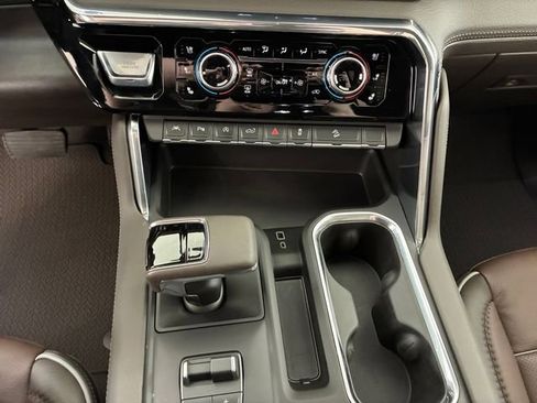 Used 2026 GMC Sierra 1500 Denali AWD/4WD image 21
