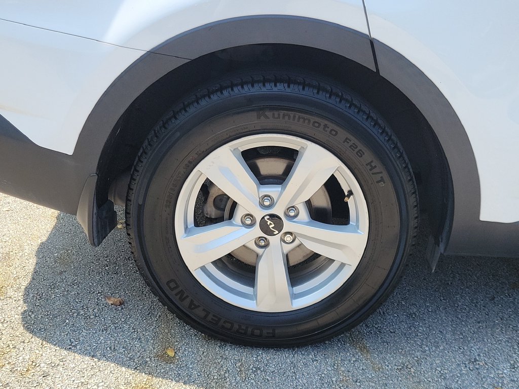 Used 2022 Kia Sorento LX FWD image 9