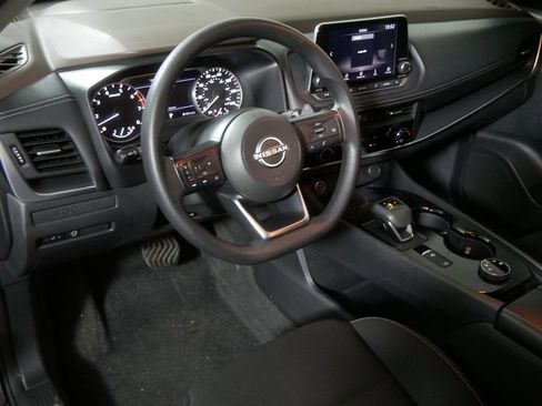 Used 2023 Nissan Rogue S AWD/4WD image 11