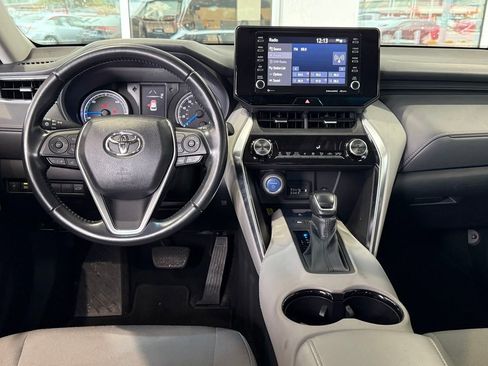 Certified 2021 Toyota Venza LE w/ Carpet Mat Package (TMS) image 30