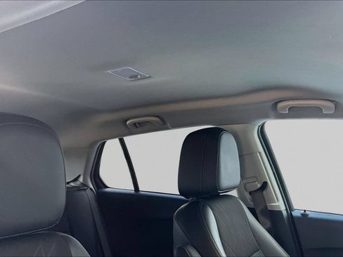 Used 2022 Chevrolet Trax LT w/ LT Convenience Package FWD image 26