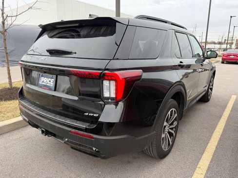 Used 2025 Ford Explorer ST-Line image 11