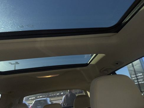 Used 2014 Mercedes-Benz GLK 350 2WD image 7