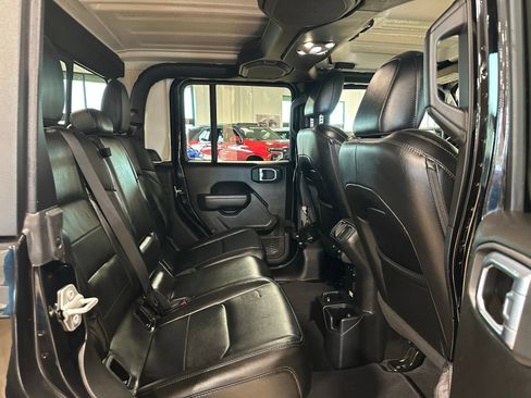 Used 2022 Jeep Gladiator Sport AWD/4WD image 39