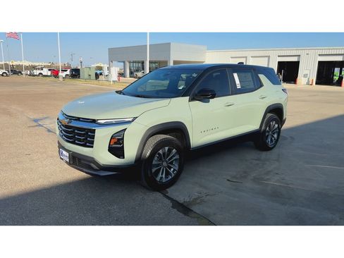 New 2026 Chevrolet Equinox LT w/ Convenience Package II image 4