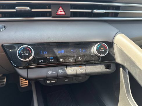 Used 2025 Hyundai Elantra Sport FWD image 20