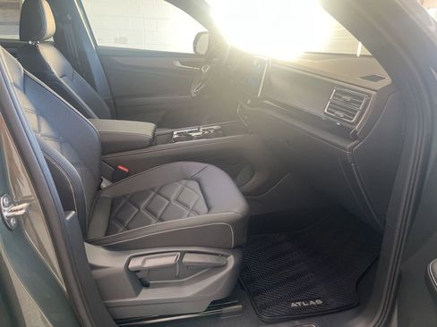 New 2026 Volkswagen Atlas Cross Sport SE AWD/4WD image 41